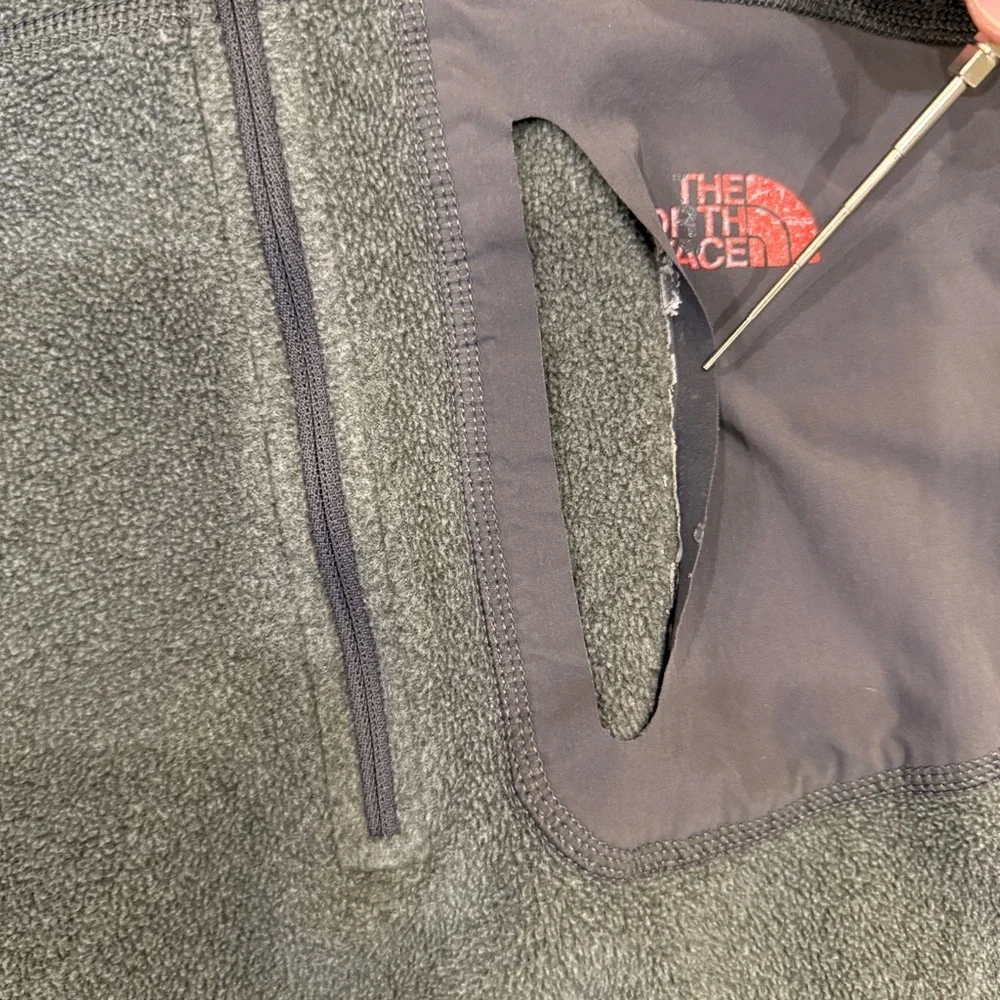 The North Face 1/4-Zip Fleece Pullover Men’s Large – Olive and Gray, Worn/As-Is